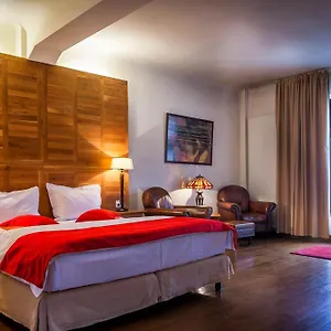 Rembrandt Old Town Hotel
